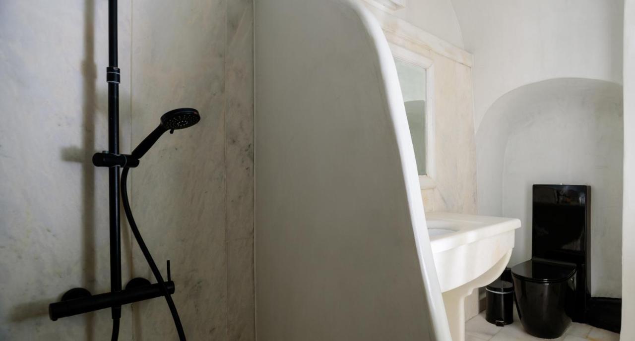 Nefeles Luxury Suites Fíra Kültér fotó